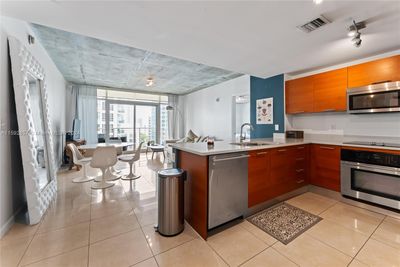 1002 - 3250 Ne 1st Ave, Condo with 2 bedrooms, 2 bathrooms and null parking in Miami FL | Image 2