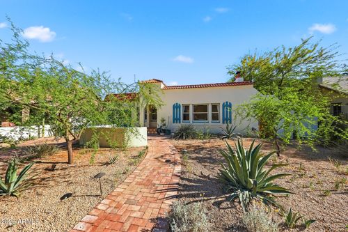 1555 E Cheery Lynn Rd, Phoenix, AZ, 85014-5652 | Card Image