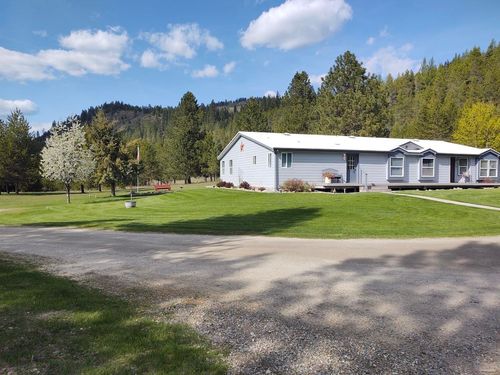 211 Fir Dr, Cusick, WA, 99119-9686 | Card Image