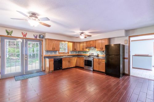 1246 Five Mile Sq Rd, Island Pond, VT, 05846-9503 | Card Image