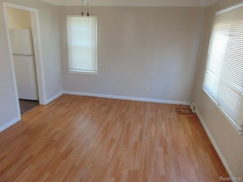 13054 Sarsfield Ave, Warren, MI, 48089-3233 | Card Image