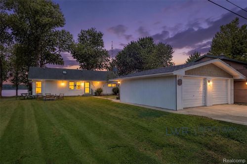 632 Dorbert Dr, Munith, MI, 49259-9717 | Card Image
