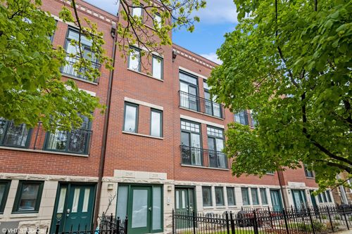 unit-103-2038 W Warner Ave, Chicago, IL, 60618-3270 | Card Image