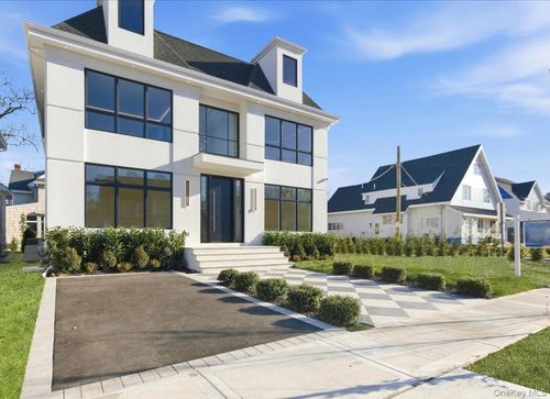 132 Park St, Woodmere, NY, 11598-2624 | Card Image