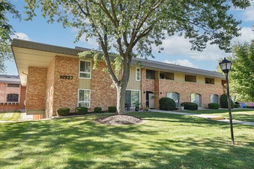 6-11927 W Appleton Avenue, Milwaukee, WI, 53224 | Card Image