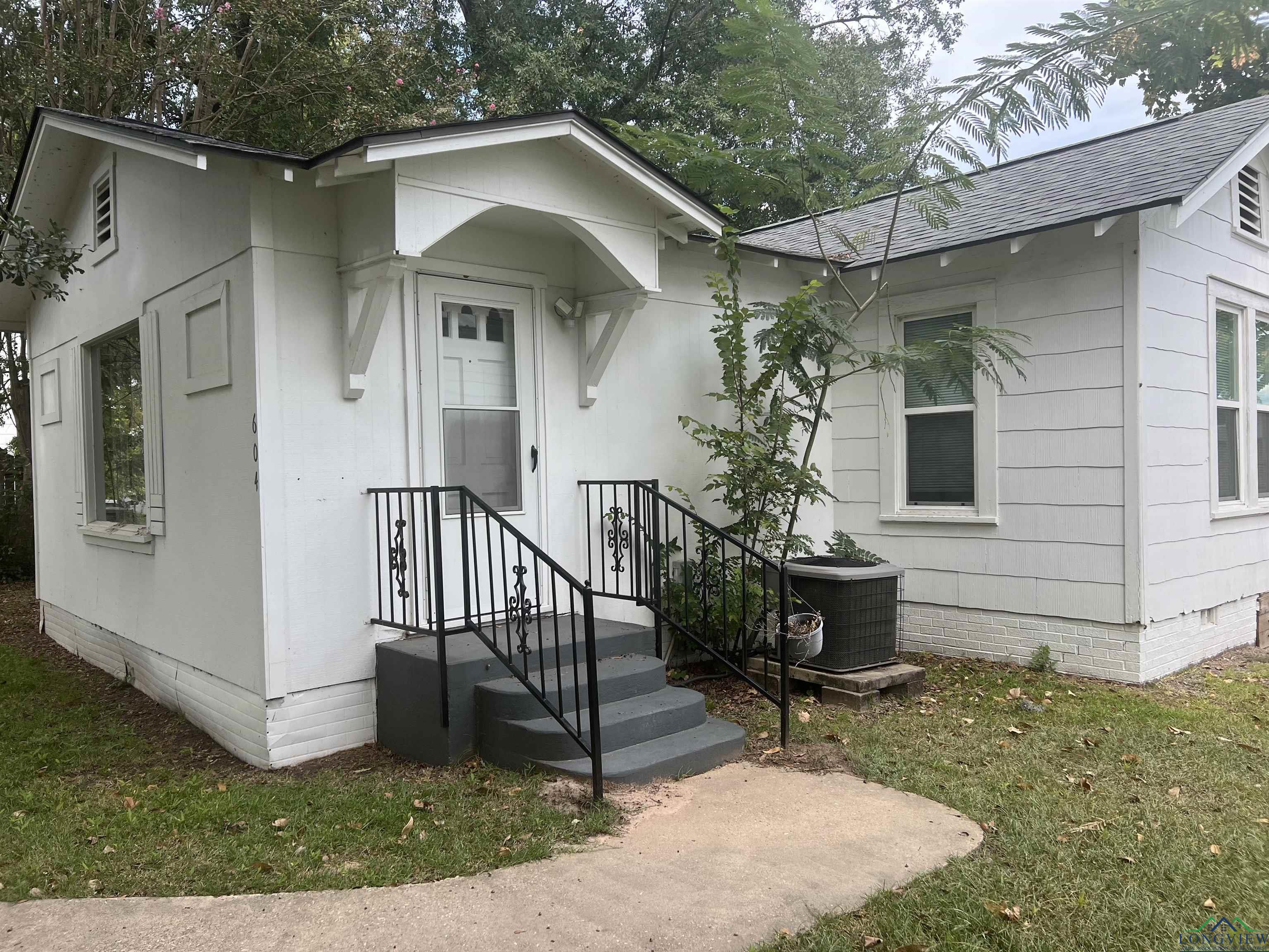 Bolivar St, Marshall, TX 75670
