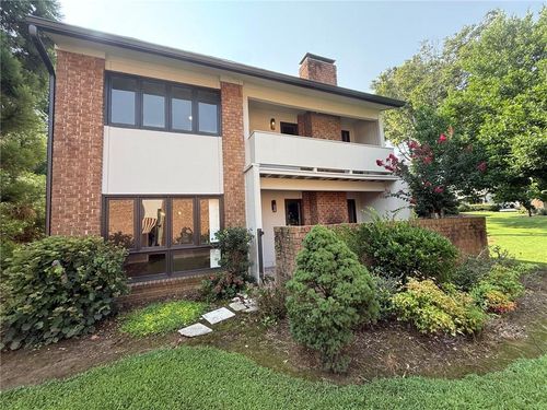 3240 Clairmont North Ne, Brookhaven, GA, 30329-1022 | Card Image