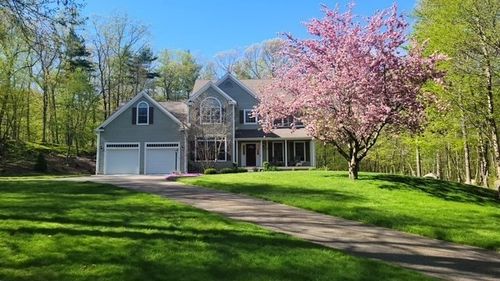 11 Sholan Cir, Harvard, MA, 01451-1700 | Card Image