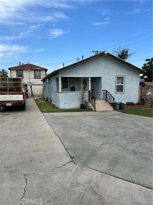 241 L St, Bakersfield, CA, 93304 | Card Image