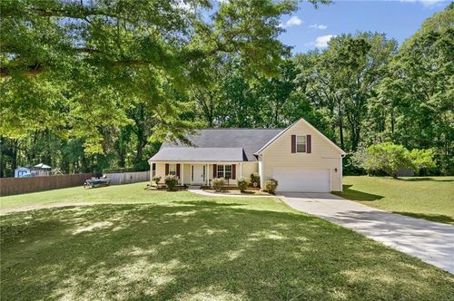 586 Kristin Ln, Winder, GA, 30680-3247 | Card Image