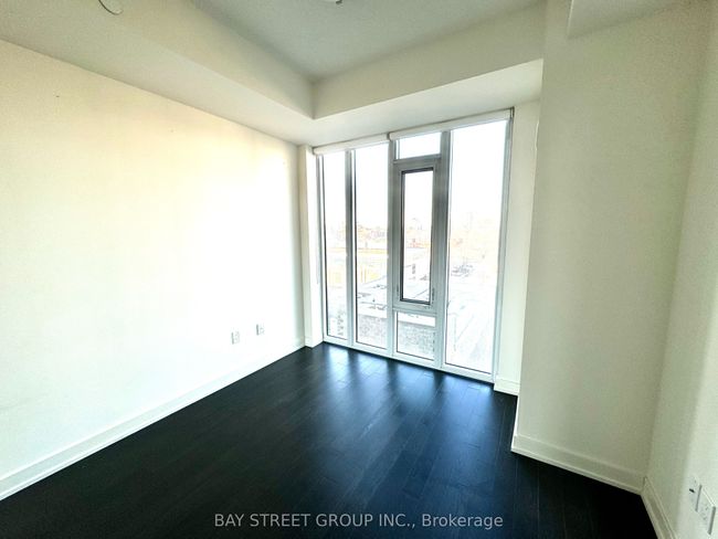 906 - 330 Richmond St W, Condo with 2 bedrooms, 1 bathrooms and null parking in Toronto ON | Image 4