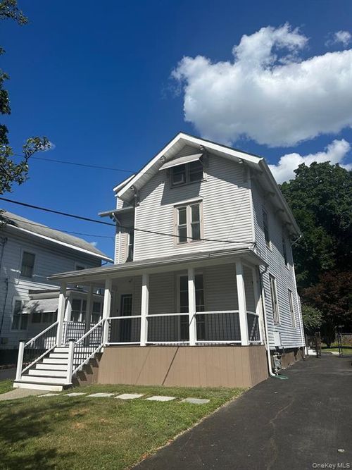81 Carroll St, Poughkeepsie, NY, 12601-4523 | Card Image