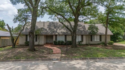 4609 Barwick Dr, Fort Worth, TX, 76132-1503 | Card Image