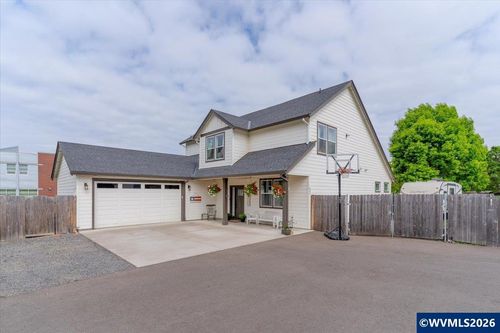 431 Grant St, Silverton, OR, 97381-1001 | Card Image