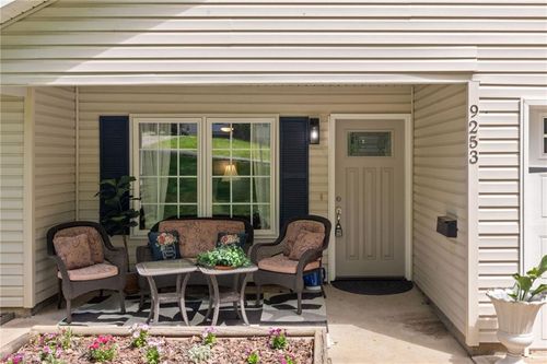 9253 Walnut St, Kansas City, MO, 64114-3758 | Card Image