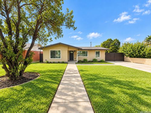 725 N Bibb, Eagle Pass, TX, 78852 | Card Image