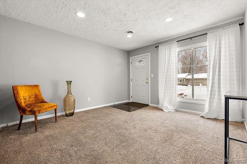 2657 Walnut Rd, Auburn Hills, MI, 48326-2121 | Card Image