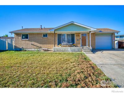 Mid-century ranch on almost a 1/2 acre lot! | Image 1