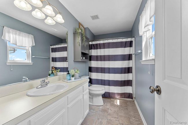 Full bath | Image 15