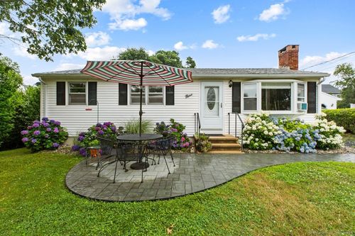 9 Sols Point Rd, Clinton, CT, 06413-2300 | Card Image