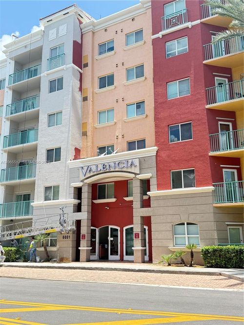 146-6001 Sw 70th St, South Miami, FL, 33143-3405 | Card Image
