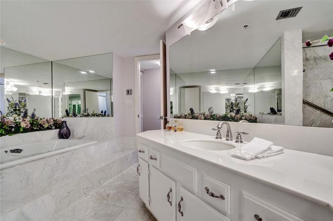 Primary​​‌​​​​‌​​‌‌​‌‌​​​‌‌​​‌‌​‌​​​​​‌ Bathroom | Image 21