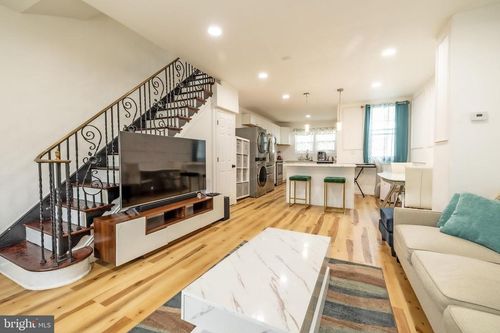 7337 Chelwynde Ave, PHILADELPHIA, PA, 19153-2205 | Card Image