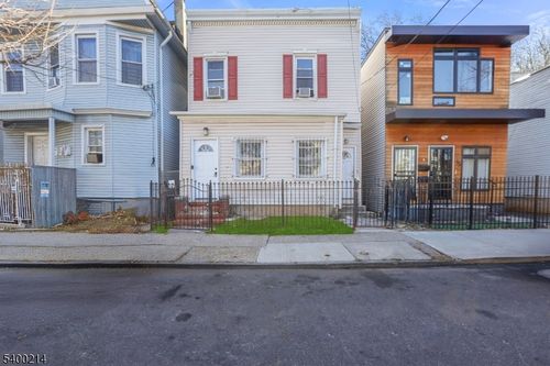 790 S 14th St, Newark, NJ, 07108-1318 | Card Image