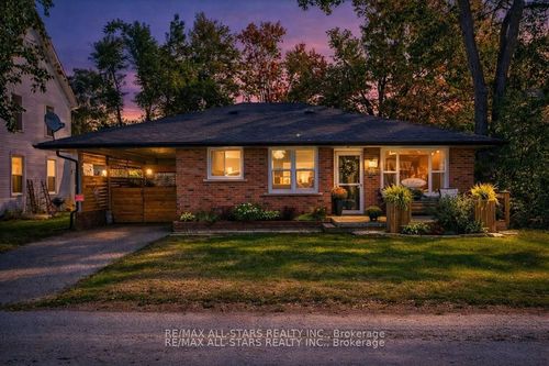 34 William St, Bobcaygeon, ON, K0M1A0 | Card Image