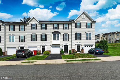 1114 Sageview Dr, POTTSTOWN, PA, 19464-7507 | Card Image