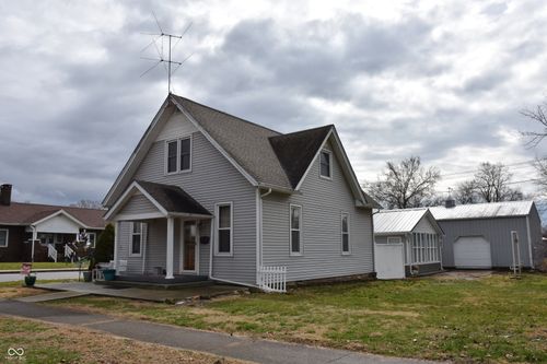 789 E Jackson St, Martinsville, IN, 46151-2033 | Card Image