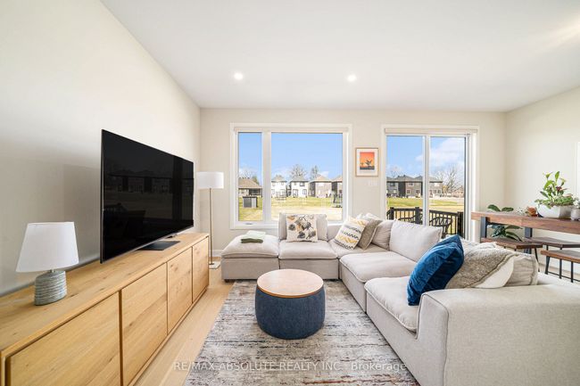A - 10 Cockburn St, House attached with 3 bedrooms, 4 bathrooms and 4 parking in Richmond ON | Image 7