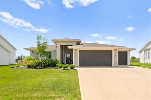 19528 S Amherst St, Gardner, KS, 66030-9101 | Card Image