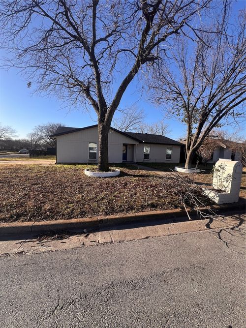 4232 Burly St, Forest Hill, TX, 76119-6928 | Card Image