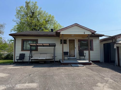709 Fowler St, Clinton, TN, 37716-3003 | Card Image