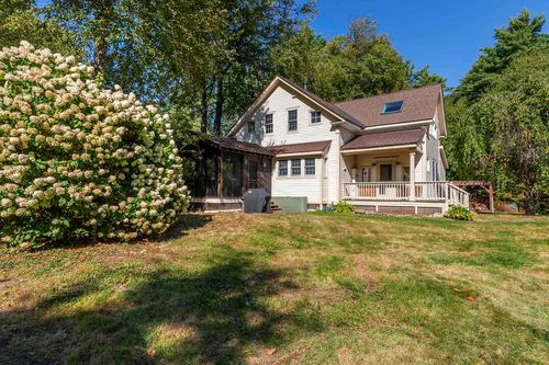 246 Putnam Rd, Chester, VT, 05143-9207 | Card Image