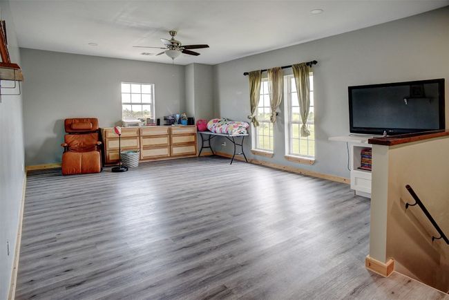 Large family room in second floor | Image 27