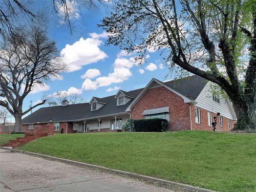 701 13th St, Alva, OK, 73717-2509 | Card Image