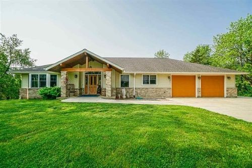 6000 S Hickory Rd, Oregon, IL, 61061-9689 | Card Image