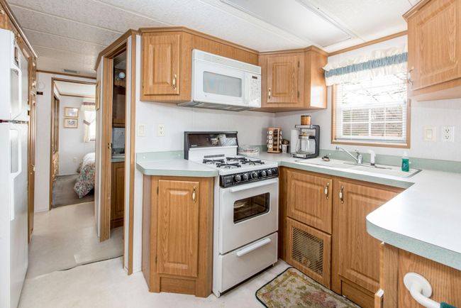 Kitchen | Image 12