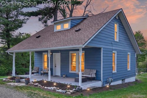 841 Sands Rd, Ortonville, MI, 48462-8897 | Card Image