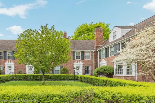 16904 Saint Paul St, Grosse Pointe Park, MI, 48230-1549 | Card Image