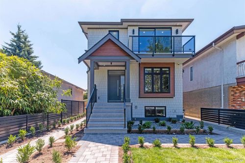 2836 E 16th Ave, Vancouver, BC, V5M2M1 | Card Image