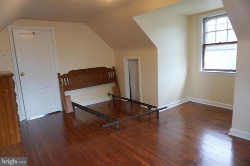 190 Somerset St, Ewing, NJ, 08638-2501 | Card Image