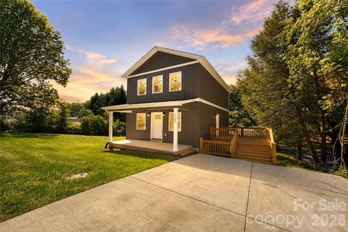 1135 Apple Ln, Granite Falls, NC, 28630-8204 | Card Image