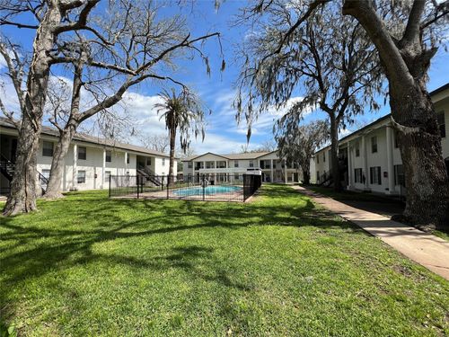 apt-b2-500 Willow Dr, Lake Jackson, TX, 77566-4739 | Card Image