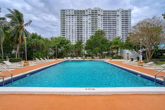 2014W - 2801 Ne 183rd St, Condo with 2 bedrooms, 2 bathrooms and null parking in Aventura FL | Image 20