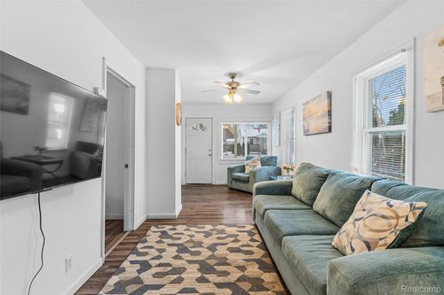 1169 Carman St, Burton, MI, 48529-1117 | Card Image