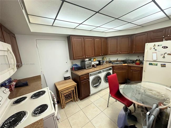 APT-1104 - 1408 Brickell Bay Dr, Condo with 1 bedrooms, 1 bathrooms and null parking in Miami FL | Image 9