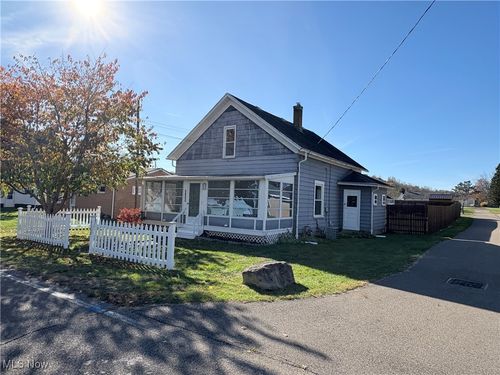 9389 Maple Ave Se, East Sparta, OH, 44626-9532 | Card Image